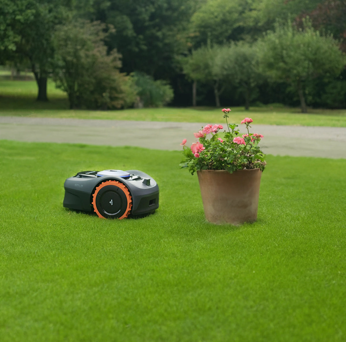 Wire-Free Robot Lawn Mower with AI Vision Navigation – view 7
